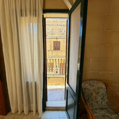 فيلة Ta Nina *