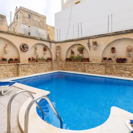 Ta Nina فيلة Zebbug (Gozo)