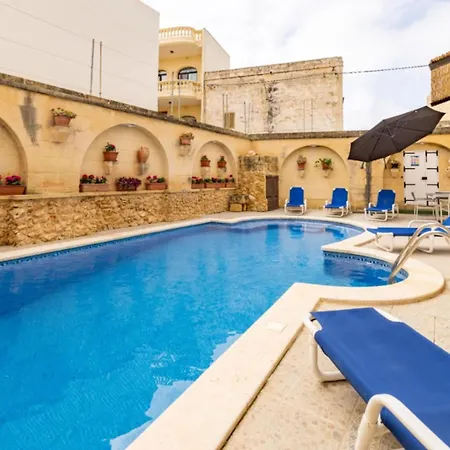 فيلة Ta Nina Zebbug (Gozo)