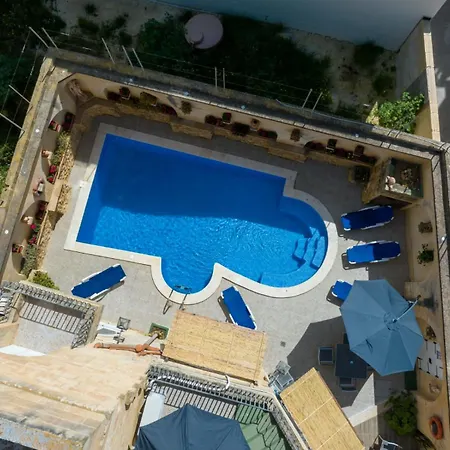 فيلة Ta Nina Zebbug (Gozo)